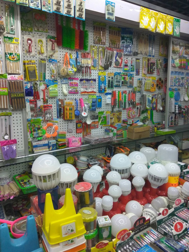 百货业新风尚：锦富雅百货引领品质购物体验